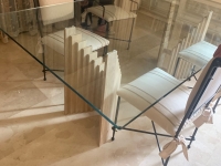 Mesas y muebles